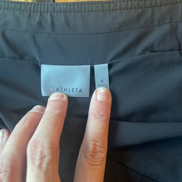 Athleta skirt like new with built in shorts - Picture 3 of 6
